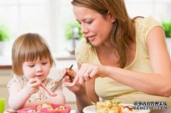 育儿贴士：帮助孩子养成良好的饮食习惯，家长